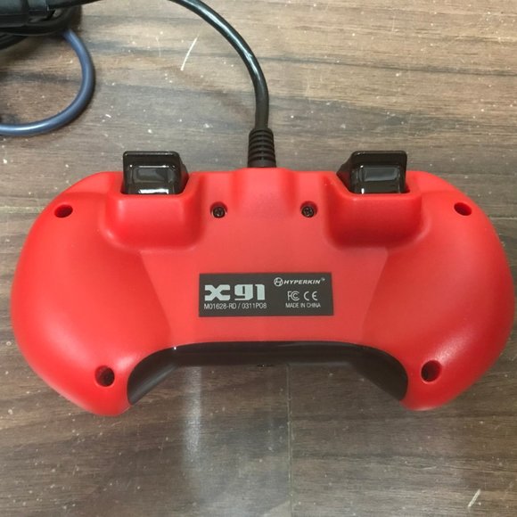 Hyperkin X91 Wired Controller for Xbox One + Windows 10 Red 90's Style - Picture 7 of 13
